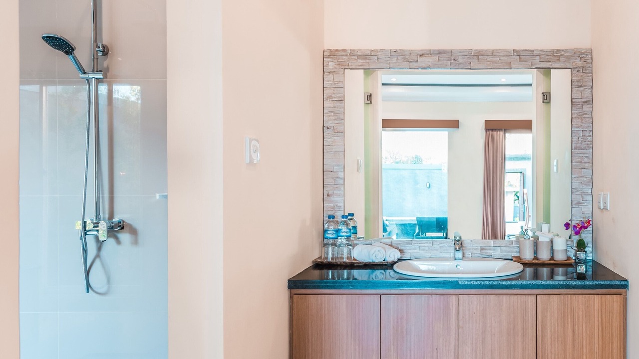 Photo of Bathroom in Petitenget
