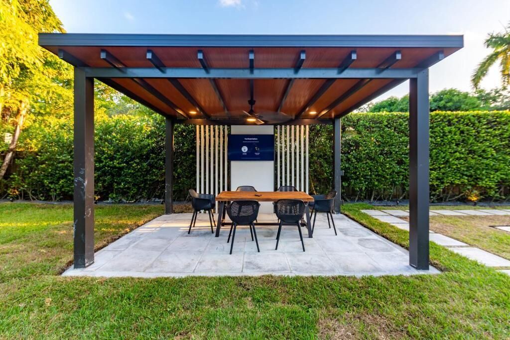 Photo of Outdoor in Biscayne Park
