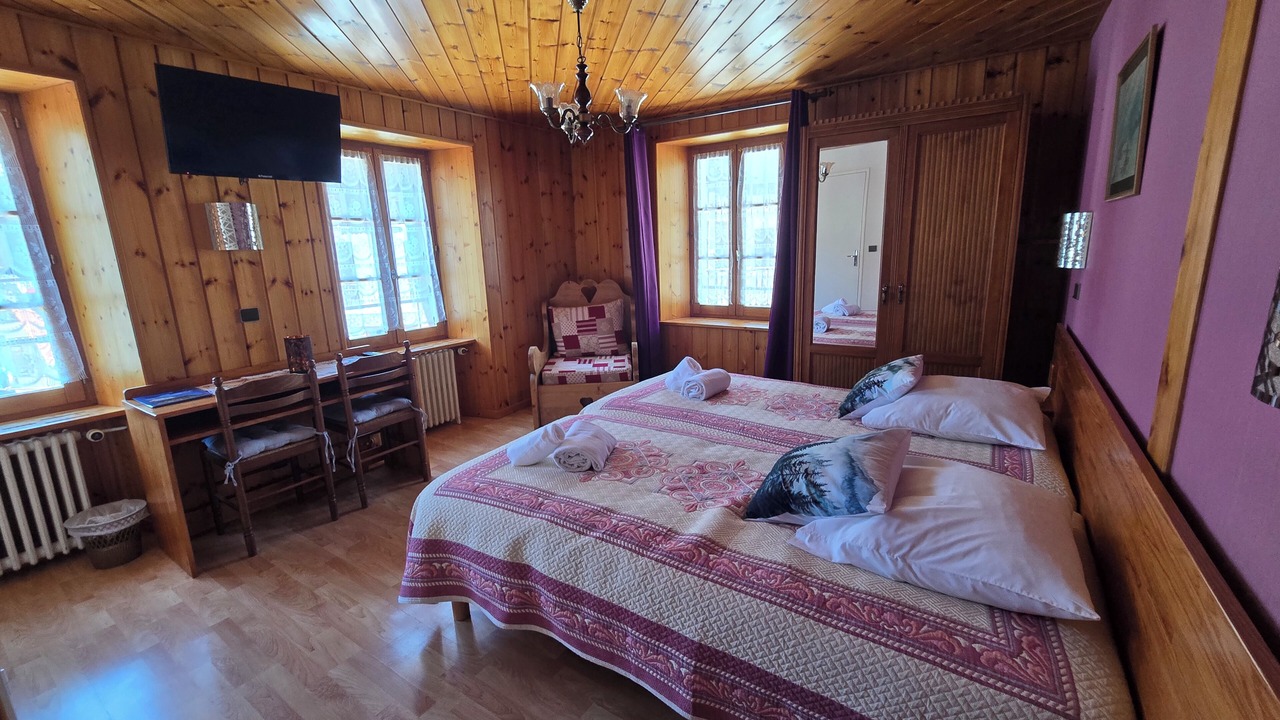 Photo of Bedroom in Abondance