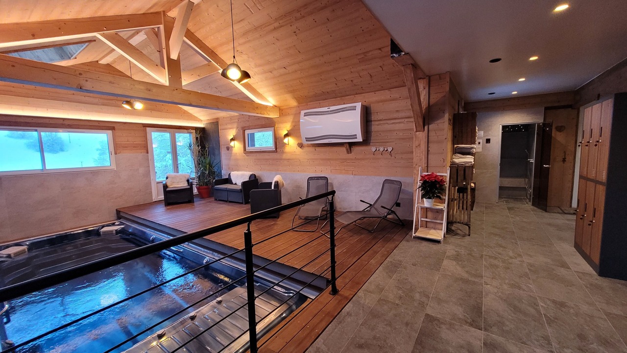 Photo of Outdoor in Thones