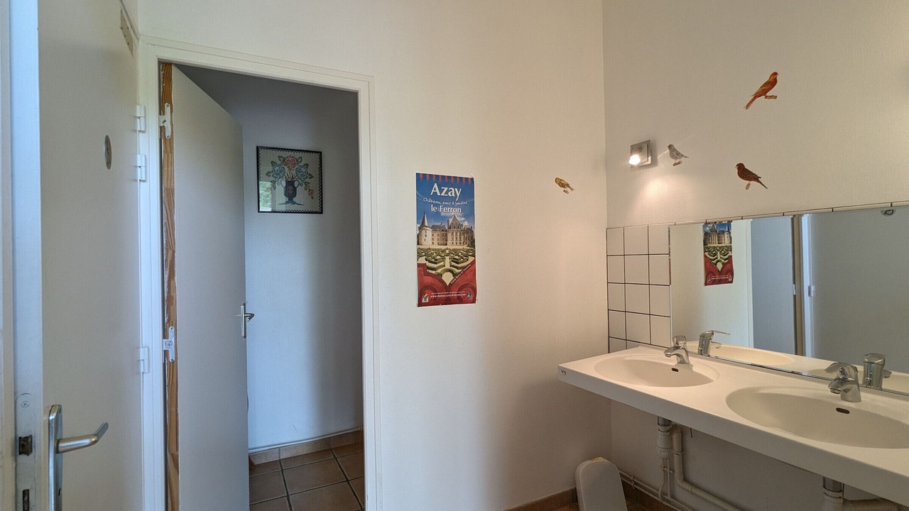 Photo of Bathroom in Lourouer-Saint-Laurent
