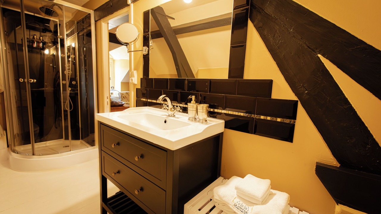 Photo of Bathroom in Preveranges