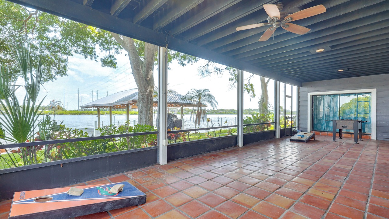 Photo of Patio Balcony in Concerned Citizens of Gibsonton Area