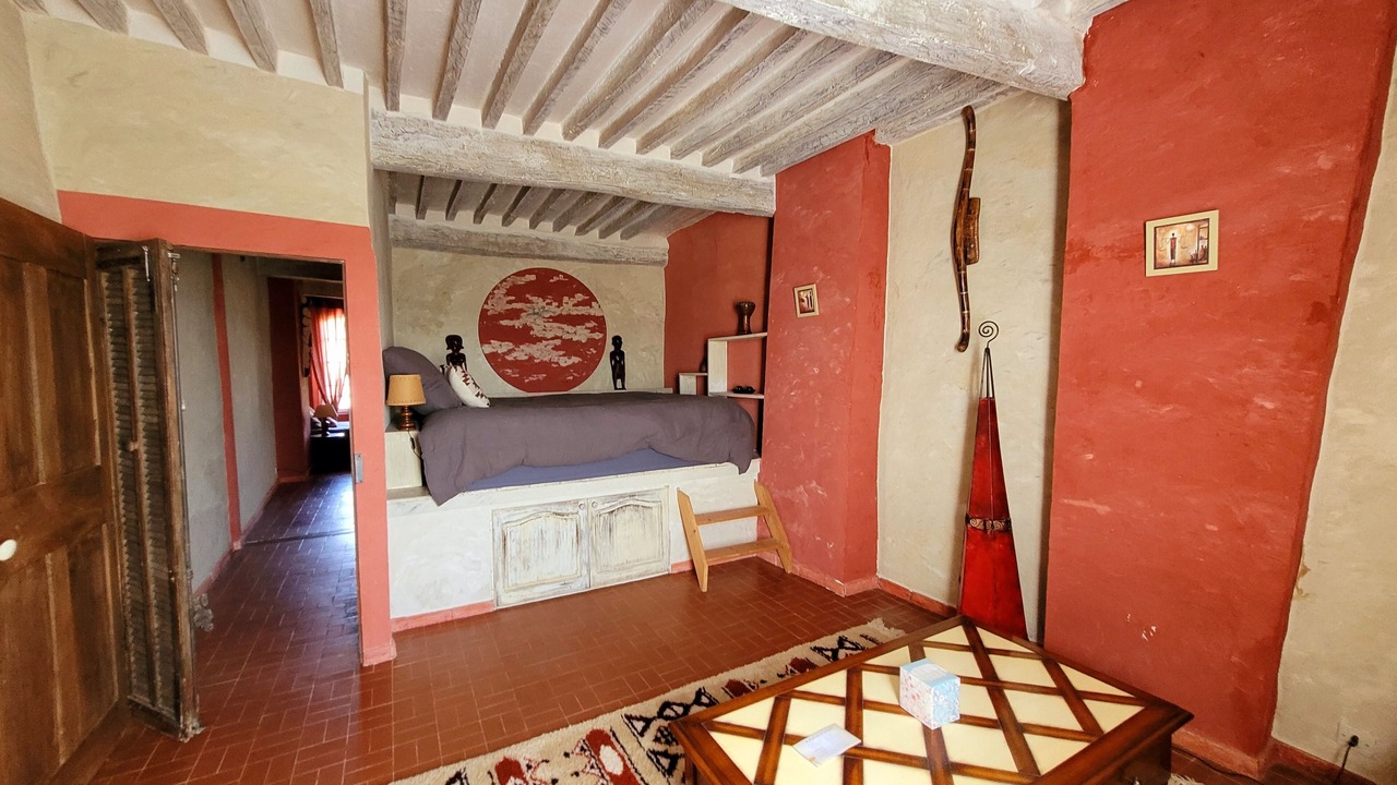 Photo of Others in Tavernes