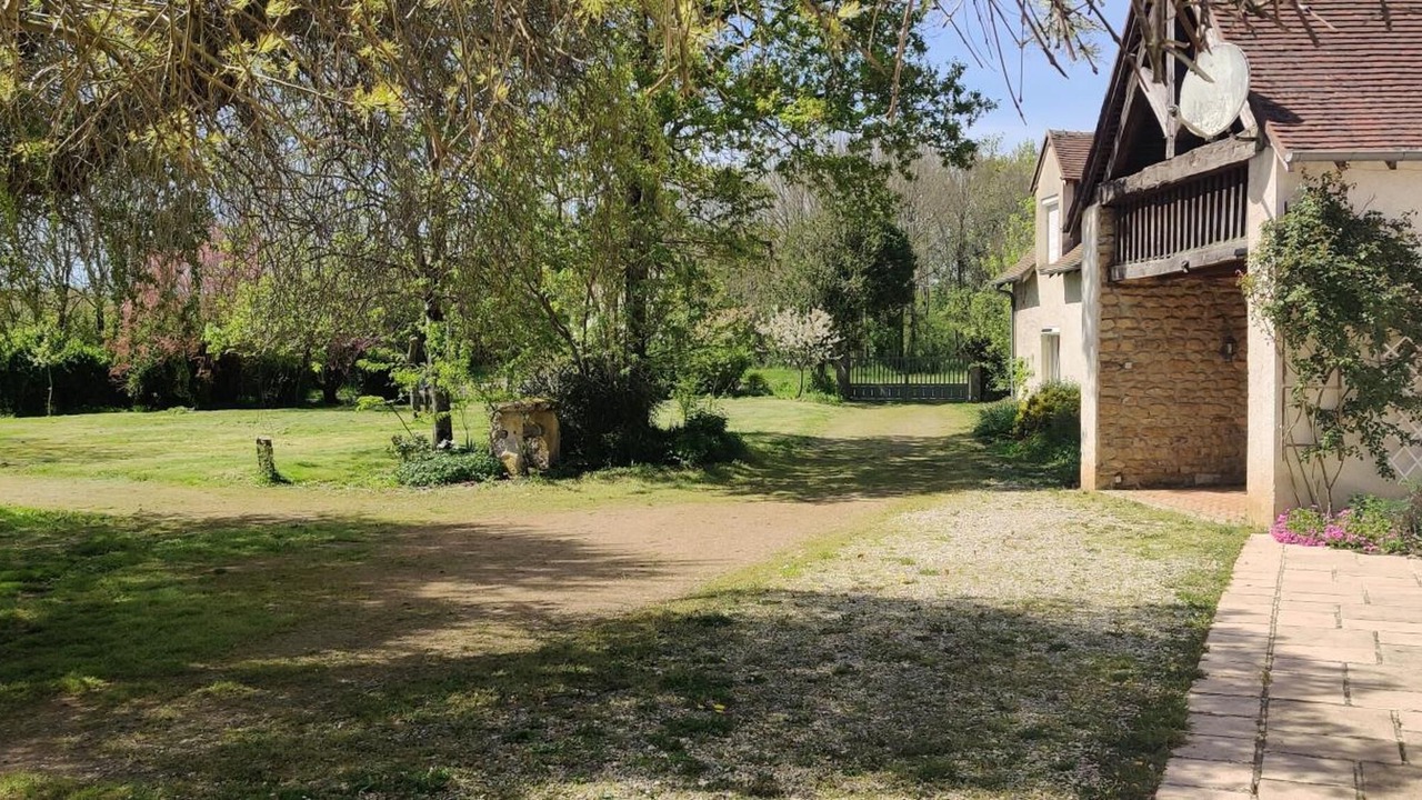 Photo of Outdoor in Thevet-Saint-Julien