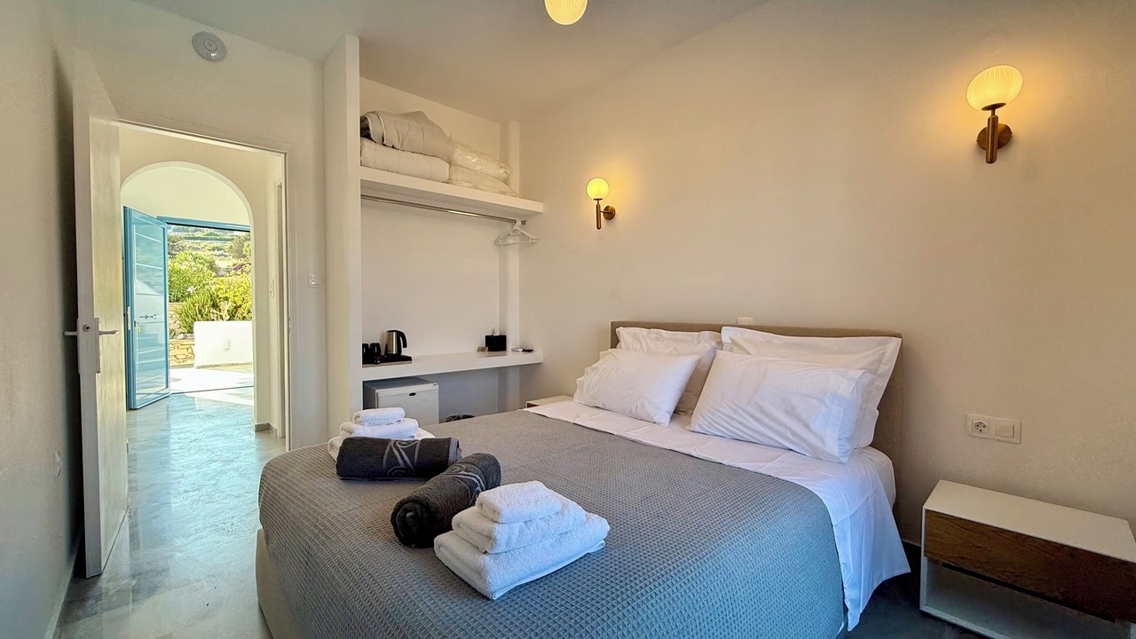 Photo of Bedroom in Drios