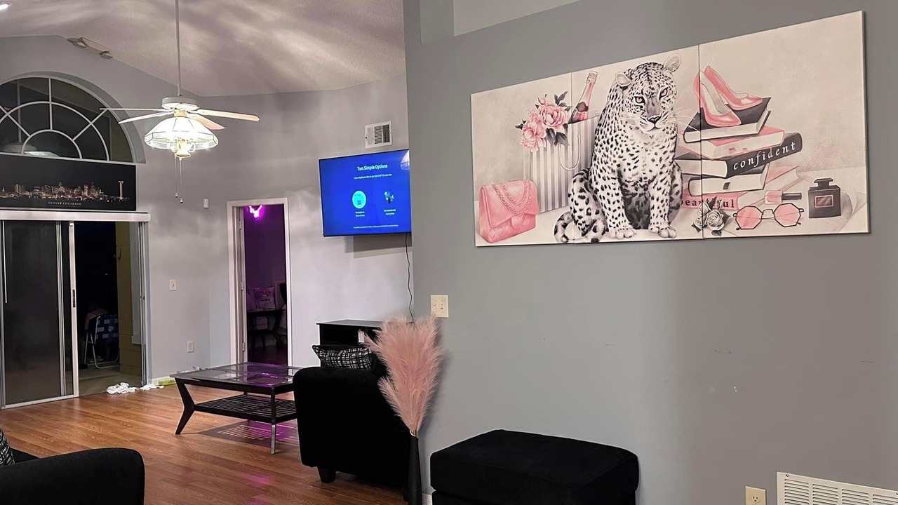 Photo of Others in Esprit