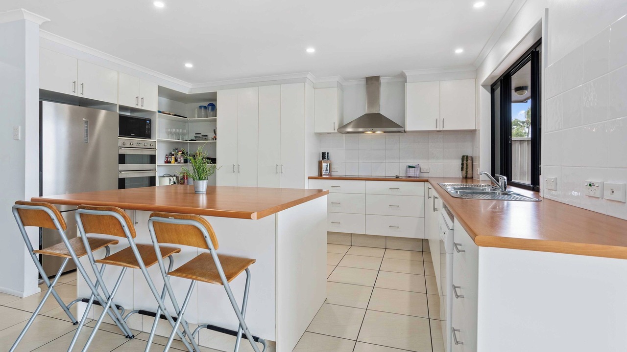 Photo of Kitchen in Mermaid Waters