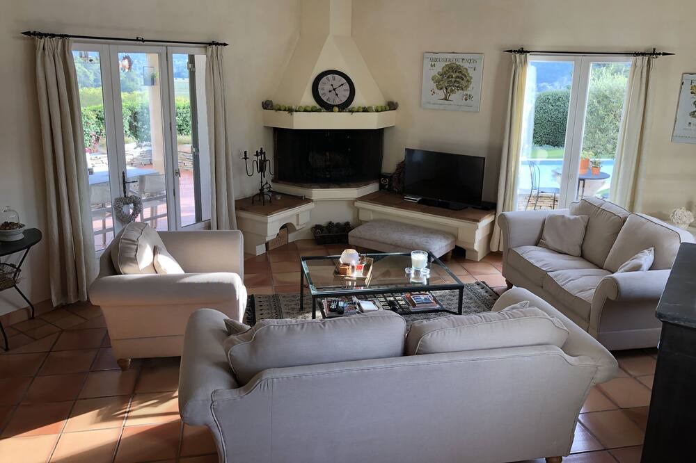 Photo of Livingroom in Taradeau