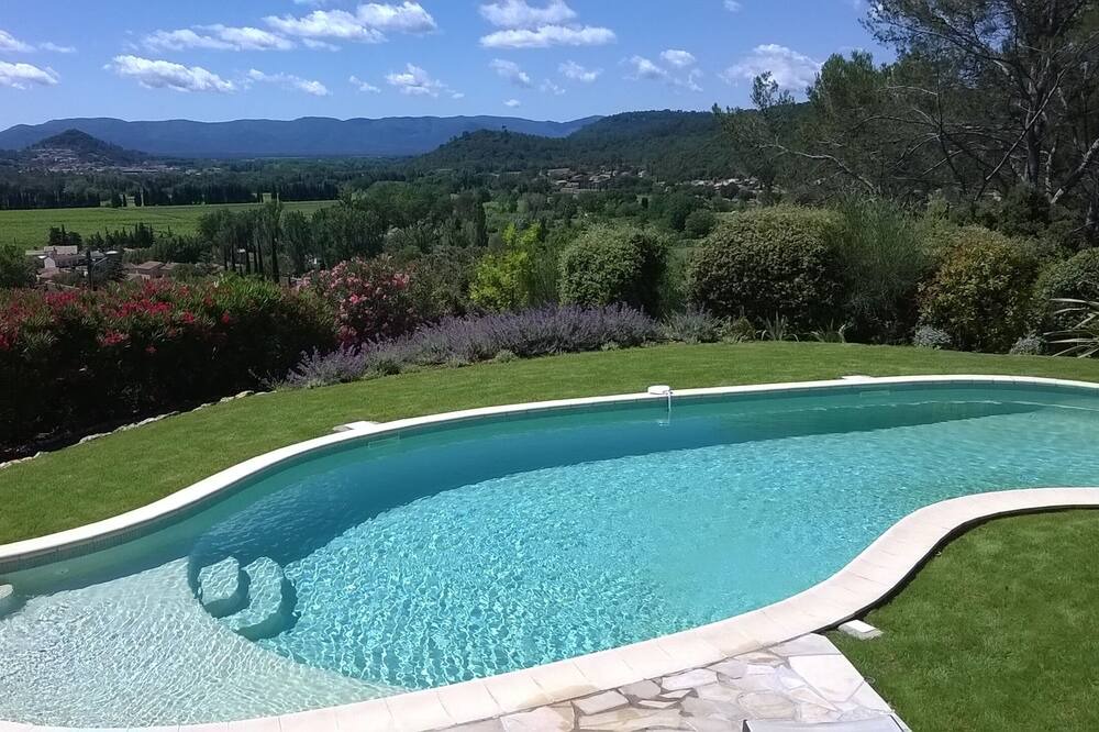 Photo of Outdoor in Taradeau