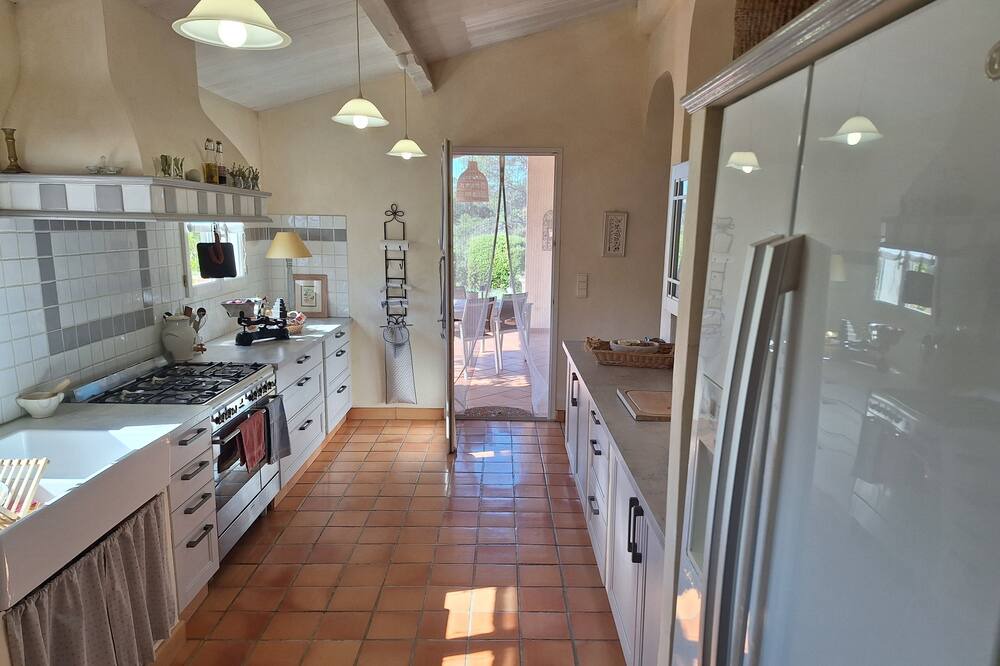 Photo of Kitchen in Taradeau
