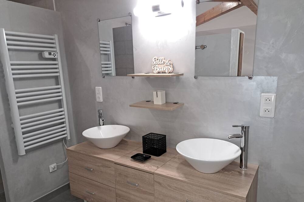 Photo of Bathroom in Pouilly-les-Nonains