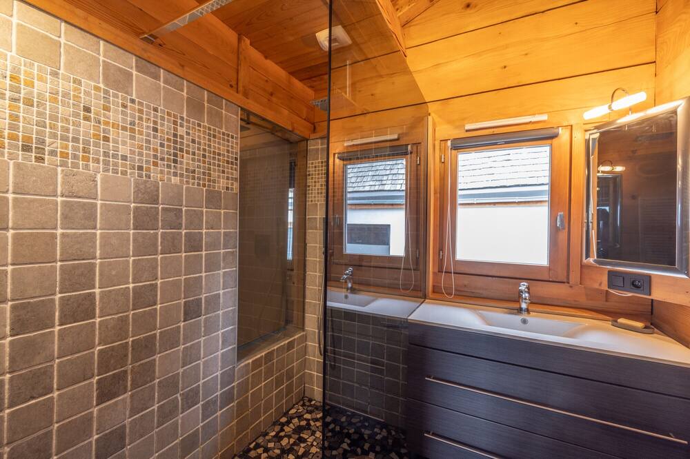 Photo of Bathroom in Saint-Gervais-les-Bains