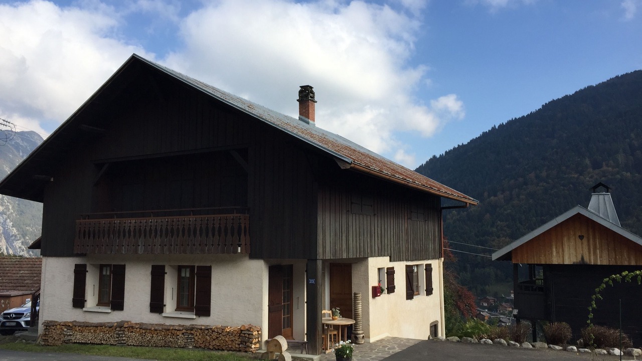 Photo of Outdoor in Thones