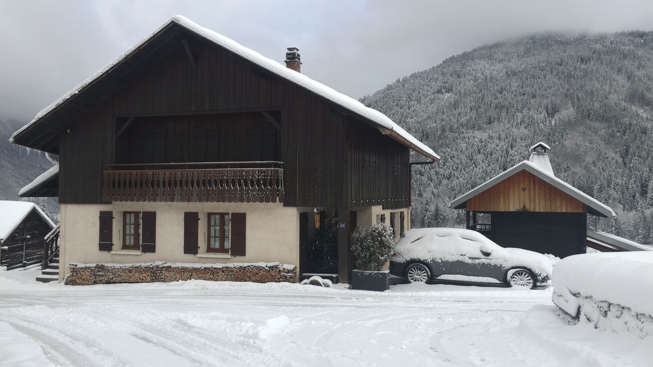 Photo of Outdoor in Thones