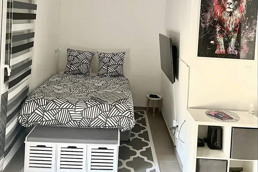 Photo of Bedroom in Decines-Charpieu