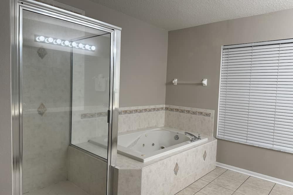 Photo of Bathroom in Riverview