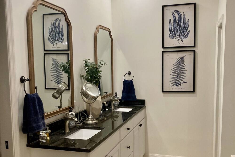 Photo of Bathroom in Lakeland