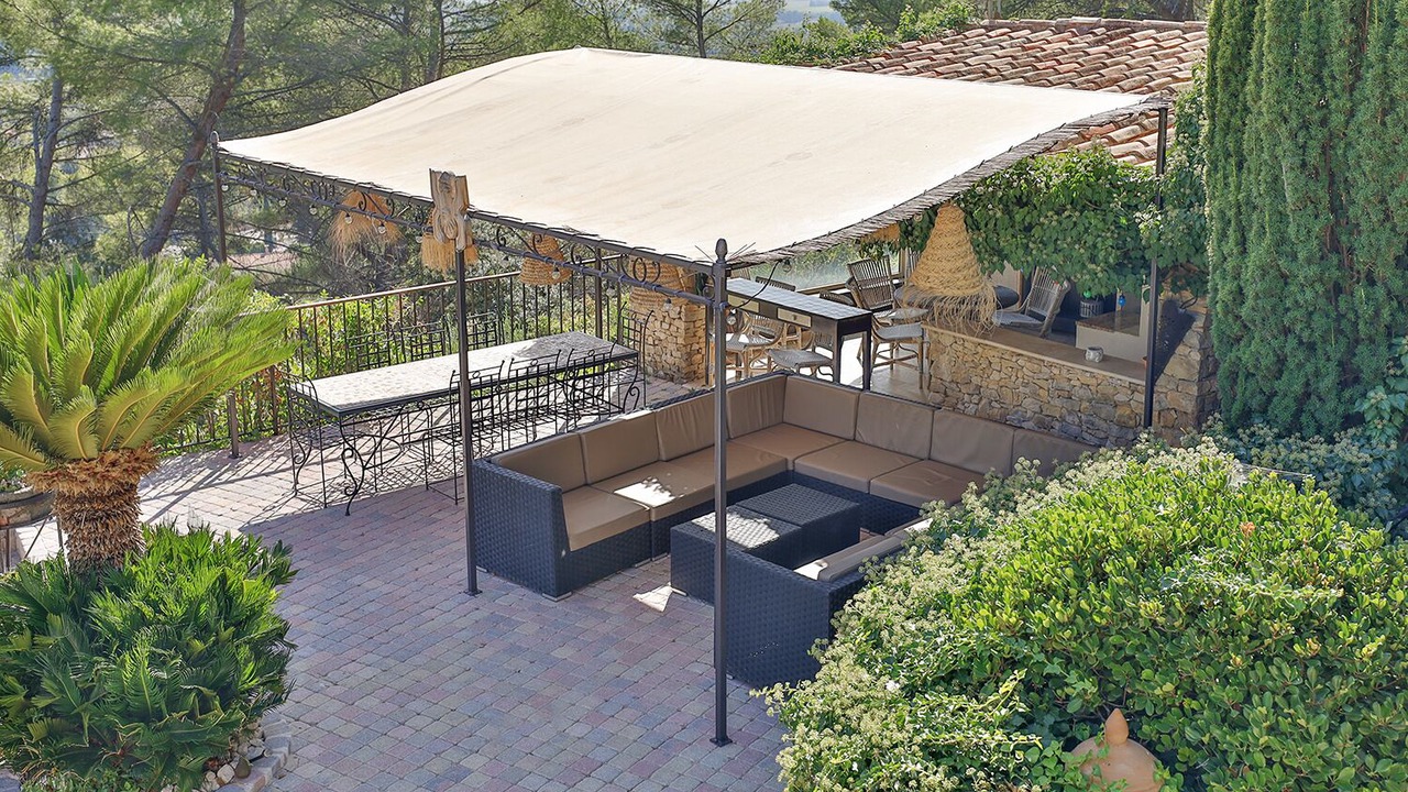 Photo of Outdoor in Puget-Ville