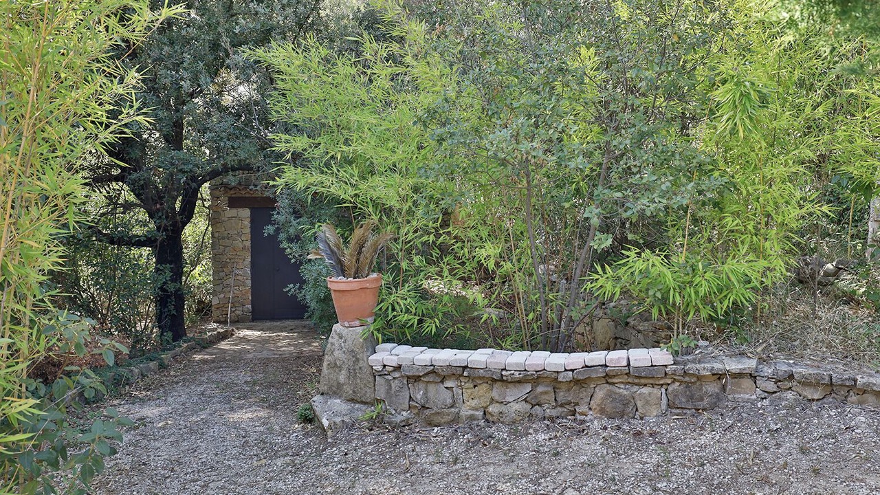 Photo of Outdoor in Puget-Ville