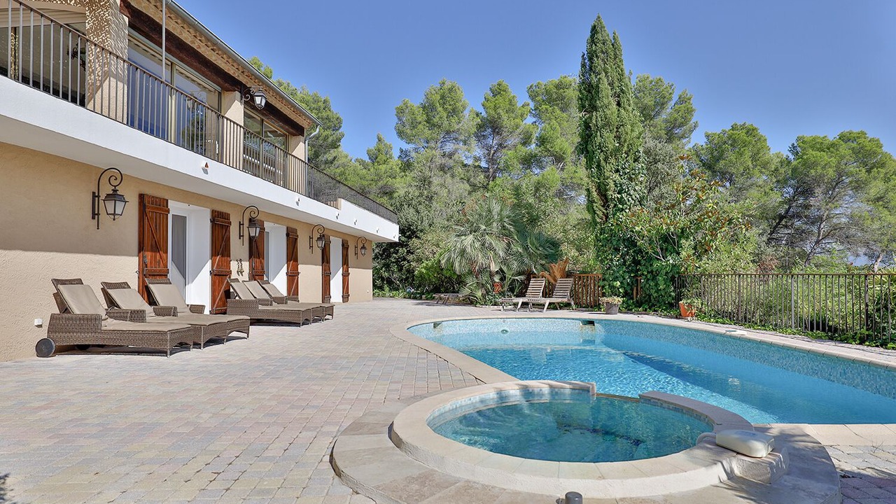 Photo of Outdoor in Puget-Ville