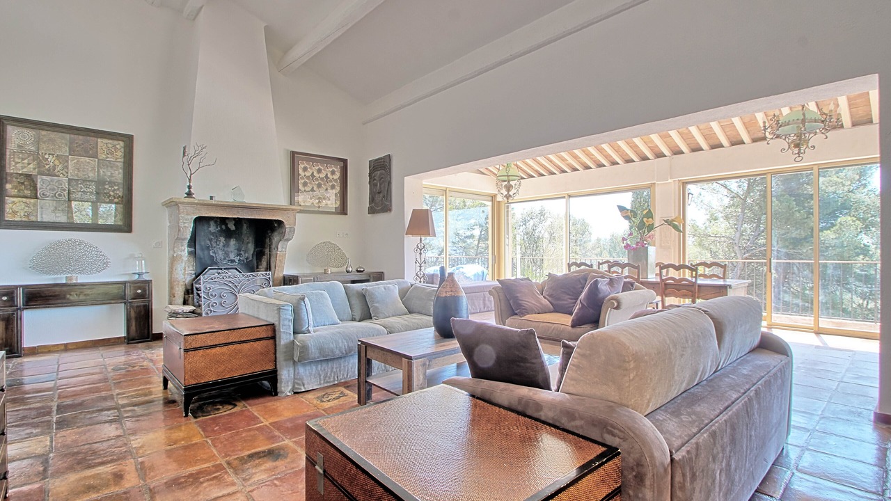 Photo of Livingroom in Puget-Ville