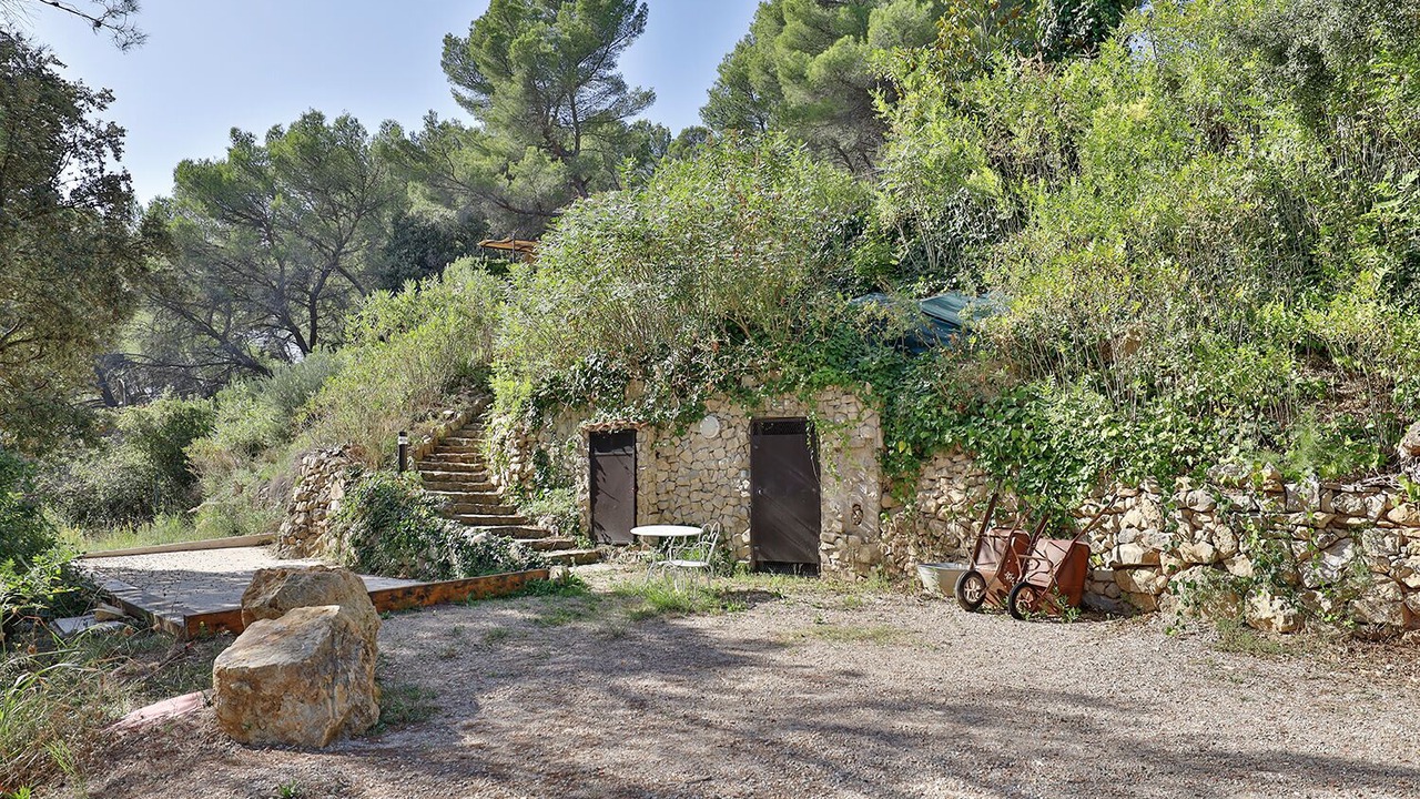 Photo of Outdoor in Puget-Ville