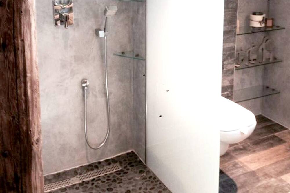 Photo of Bathroom in Sallanches