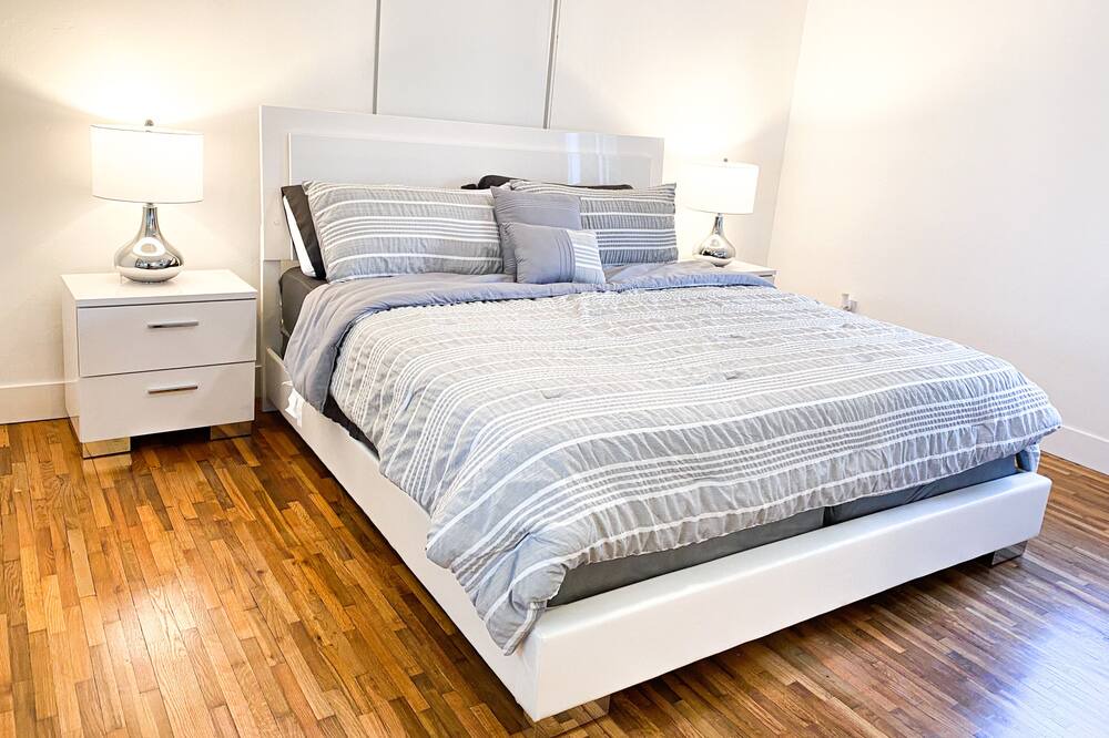 Photo of Bedroom in Miami Shores