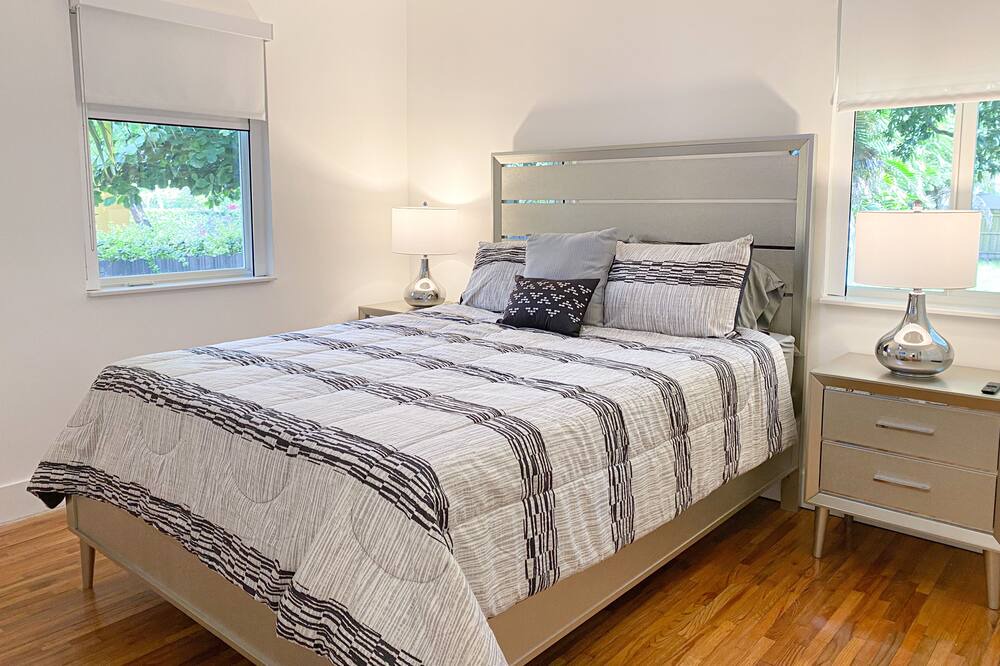 Photo of Bedroom in Miami Shores