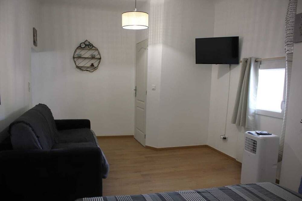 Photo of Bedroom in Saint-Chamas