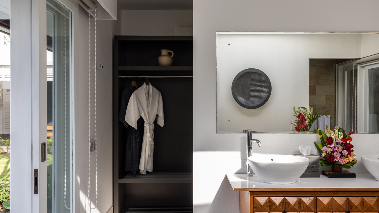 Photo of Bathroom in Petitenget