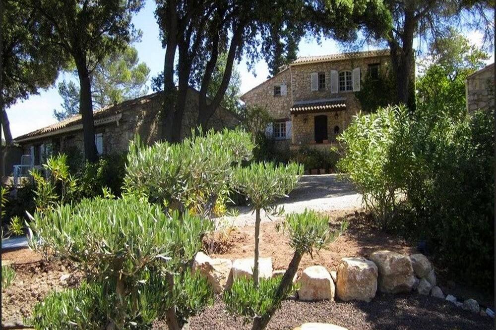 Photo of Outdoor in Taradeau