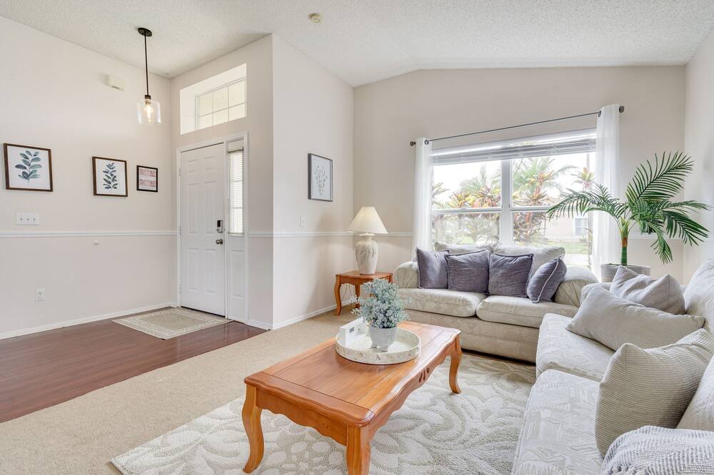 Photo of Livingroom in Chatham Park