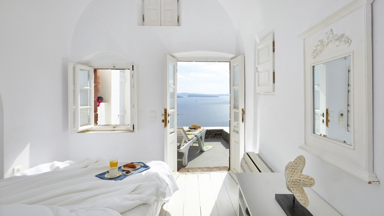 Photo of Bedroom in Oia