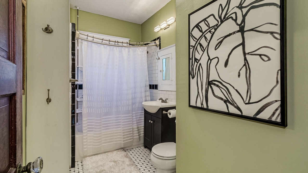 Photo of Bathroom in East Lake Morton