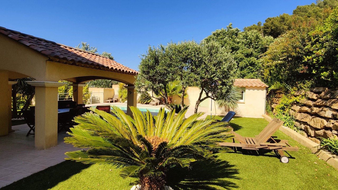 Photo of Patio Balcony in Saint-Cyr-sur-Mer