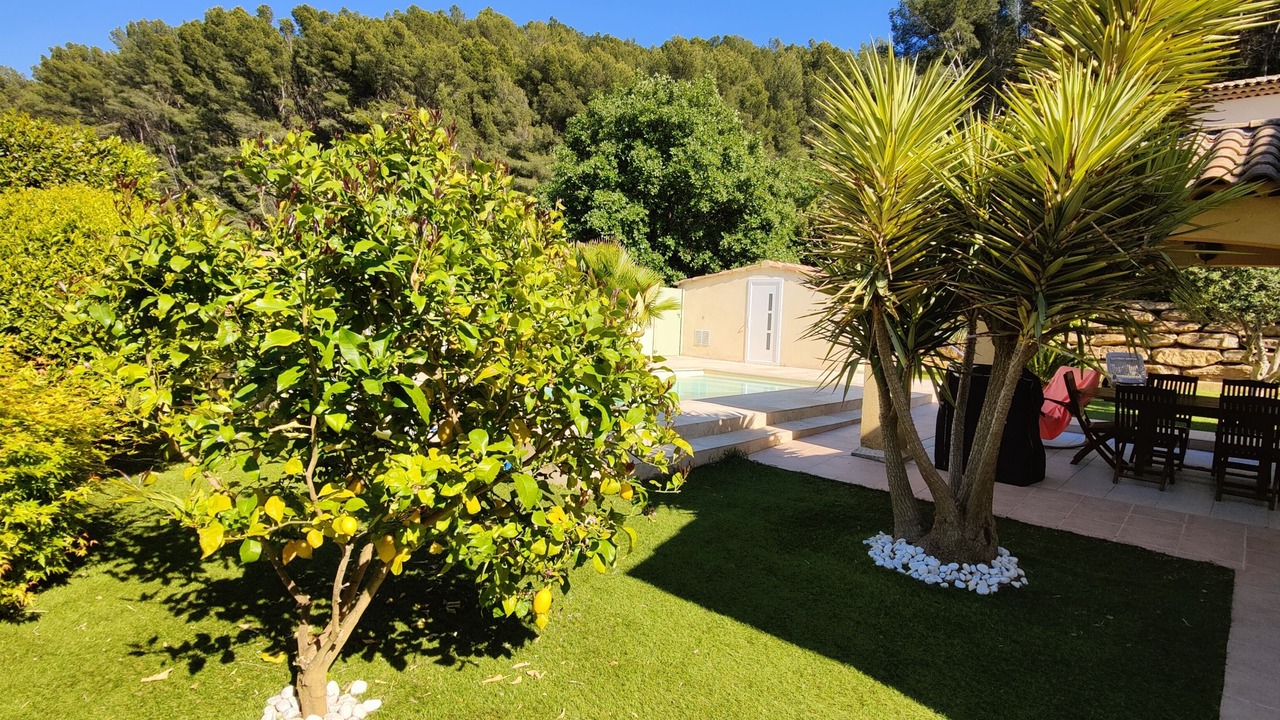 Photo of Patio Balcony in Saint-Cyr-sur-Mer