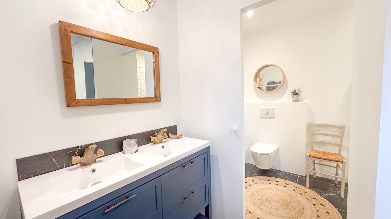 Photo of Bathroom in Aups