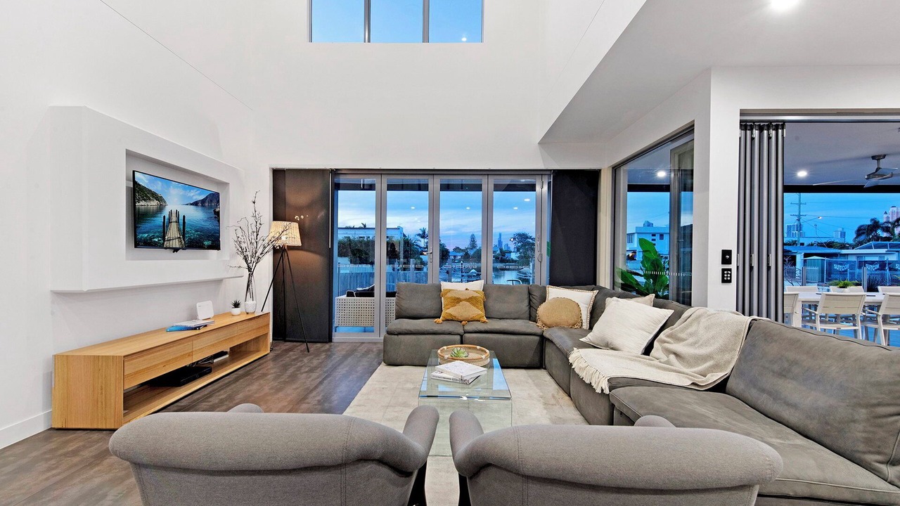 Photo of Livingroom in Broadbeach Waters