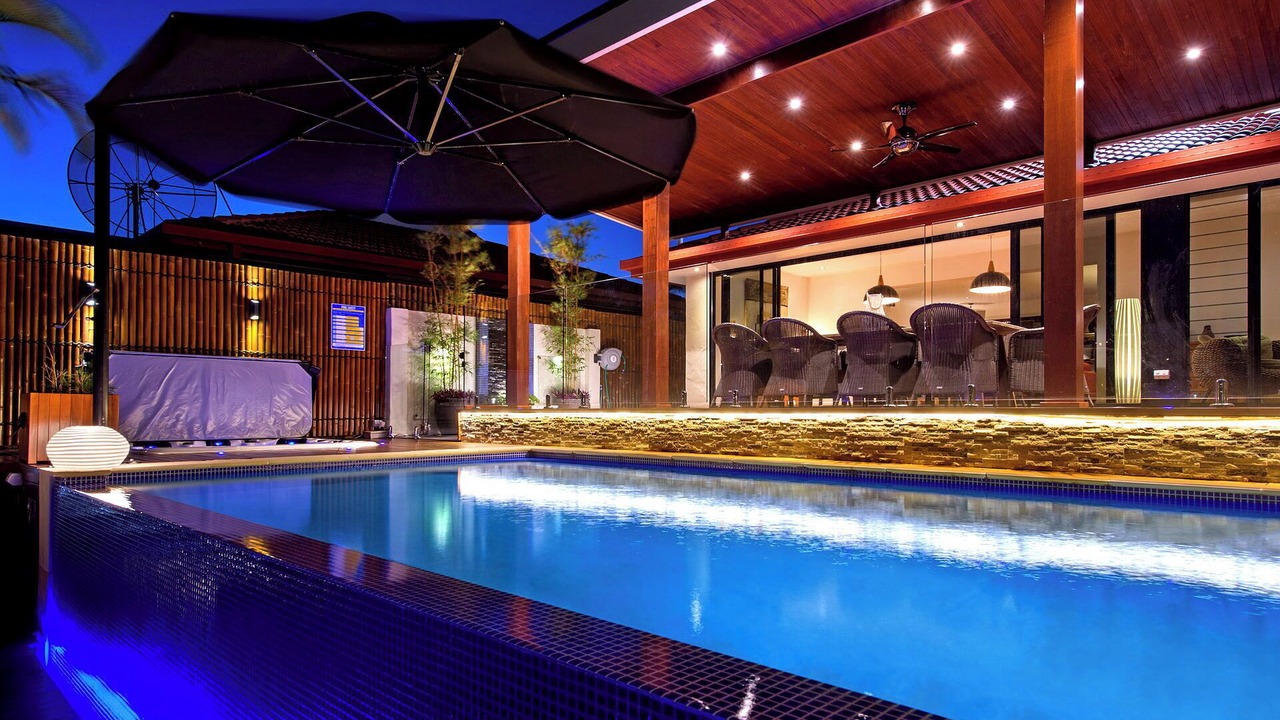Photo of Outdoor in Broadbeach Waters