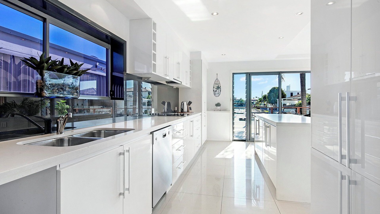 Photo of Kitchen in Broadbeach Waters