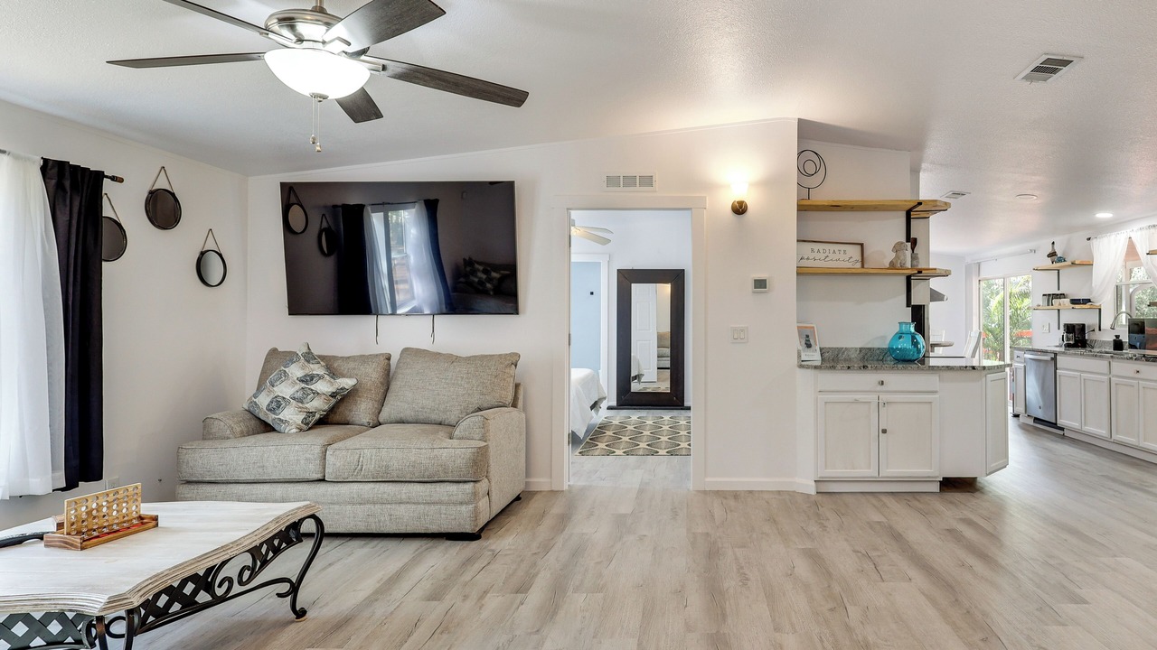 Photo of Livingroom in Valrico