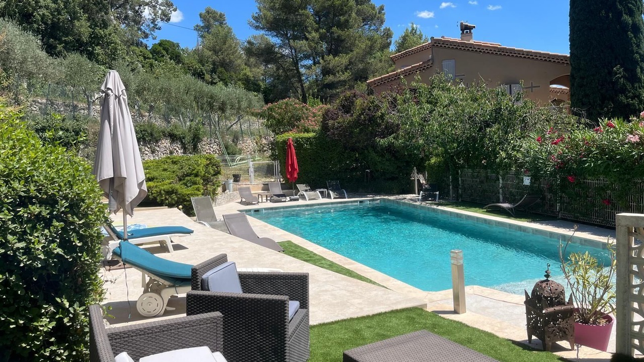 Photo of Outdoor in Auriol