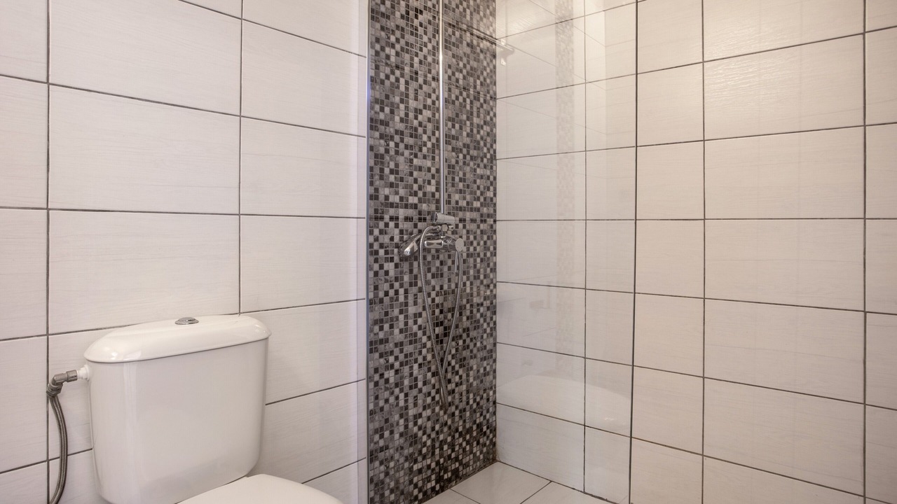 Photo of Bathroom in Alikanas