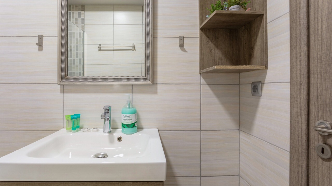 Photo of Bathroom in Alikanas