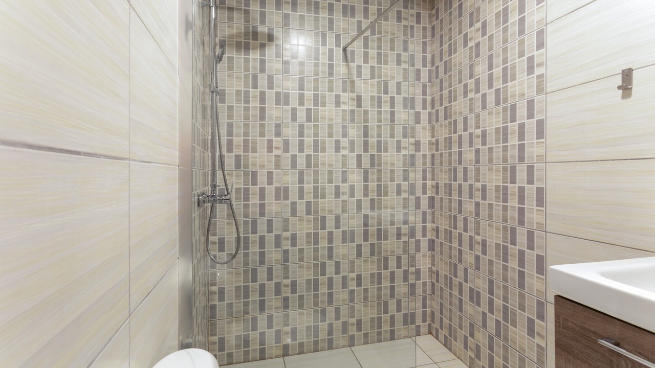 Photo of Bathroom in Alikanas