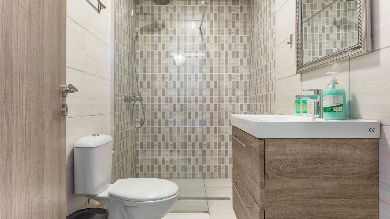 Photo of Bathroom in Alikanas