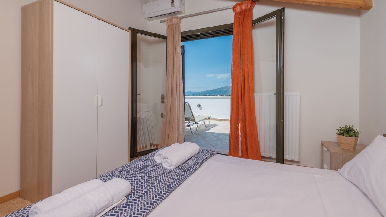Photo of Bedroom in Neromilos