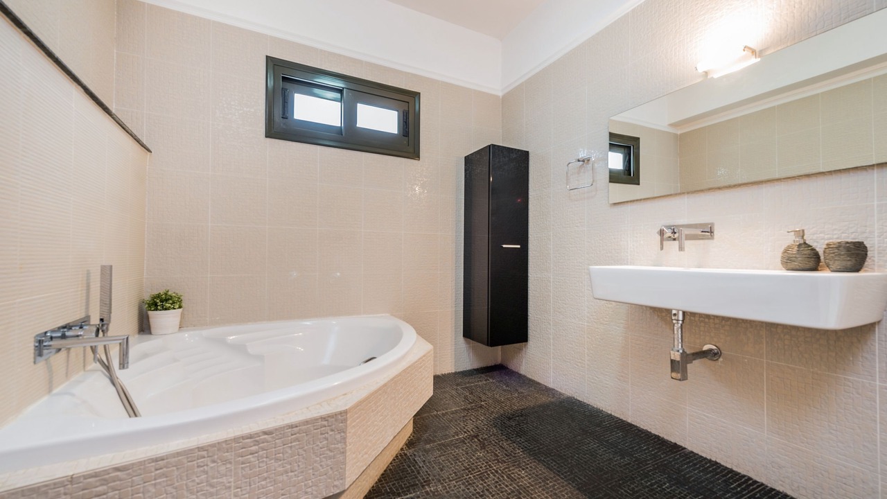 Photo of Bathroom in Neromilos